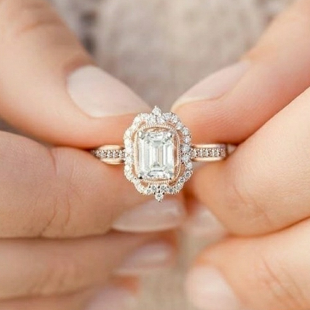 Rose gold Radiant halo Engagement ring - Picture 2 of 8